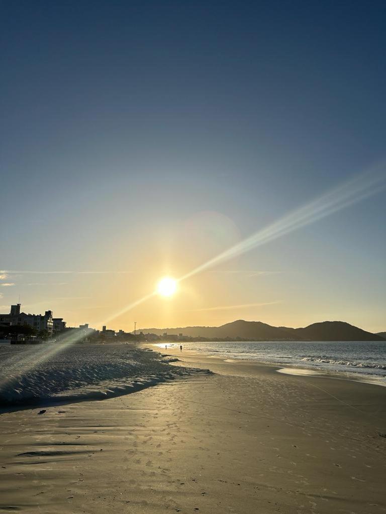 Apartahotel Golfinhos -dois Frente Ao Mar!!! Florianópolis